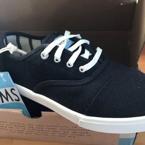 Toms sneakers